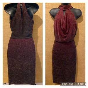 Stunning and sexy burgundy colored holiday dress! 👗